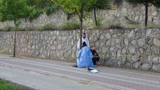 Foto - İş adamı iple ağaca asılı halde ölü bulundu