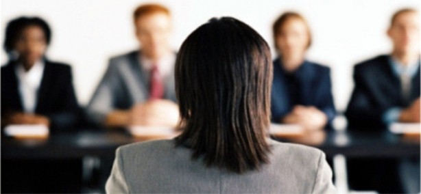 Foto - İş görüşmesinde saçınızla oynamayın!