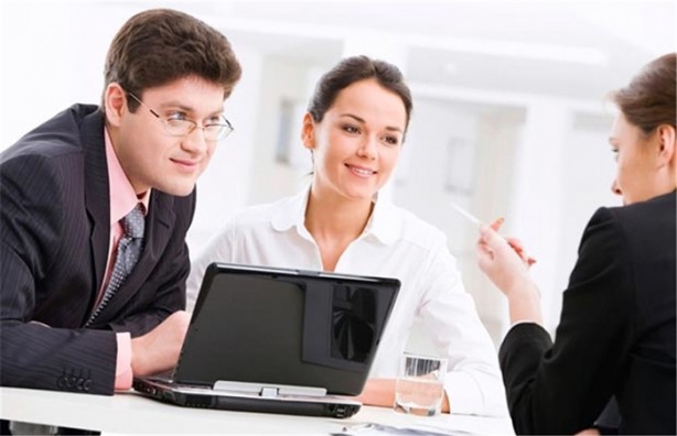 Foto - İş görüşmesinde saçınızla oynamayın!