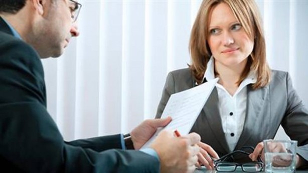 Foto - İş görüşmesinde saçınızla oynamayın!