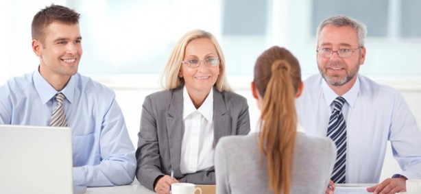 Foto - İş görüşmesinde saçınızla oynamayın!