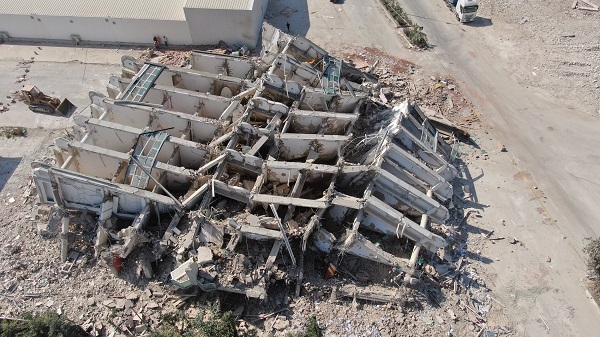 İş makinesi operatörüne mezar oldu! O bina havadan görüntülendi