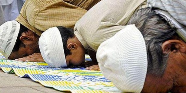 Foto - İş şartları sebebiyle Namazlar birleştirip kılabilir miyim? Hangi namazlar birleştirilerek kılınır