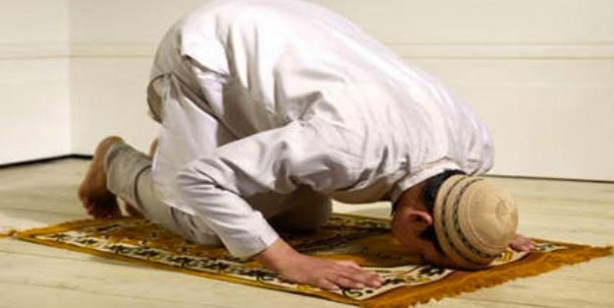 Foto - İş şartları sebebiyle Namazlar birleştirip kılabilir miyim? Hangi namazlar birleştirilerek kılınır