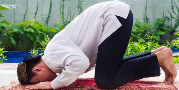 Foto - İş şartları sebebiyle Namazlar birleştirip kılabilir miyim? Hangi namazlar birleştirilerek kılınır