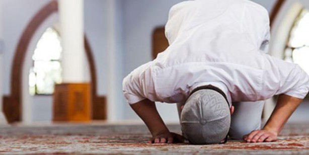 Foto - İş şartları sebebiyle Namazlar birleştirip kılabilir miyim? Hangi namazlar birleştirilerek kılınır