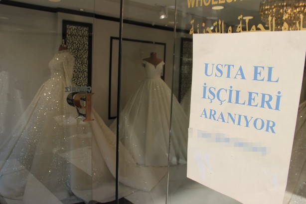Foto - İş var eleman yok! Cam ilanlarla doldu taştı
