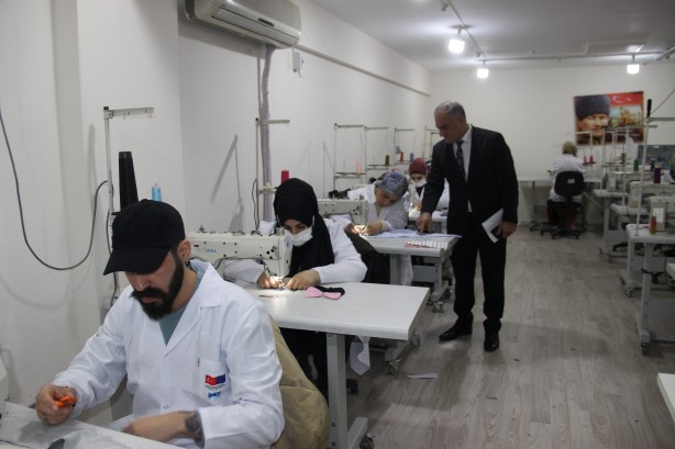 Foto - İş var eleman yok! Cam ilanlarla doldu taştı