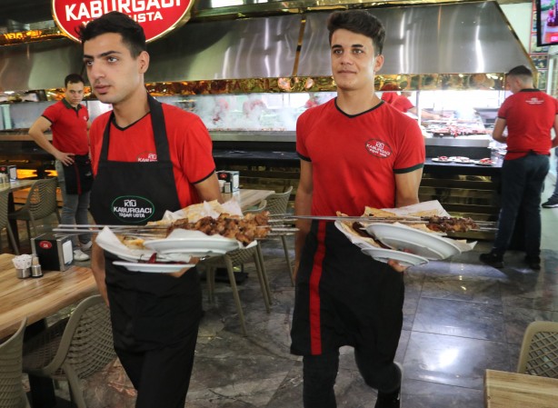 Foto - İş var işçi yok! Eleman sorunu patlak verdi
