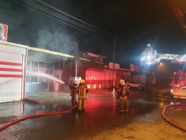 İş yerinde çıkan yangın söndürüldü