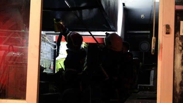 Foto - İş yerindeki fritözden yangın çıktı