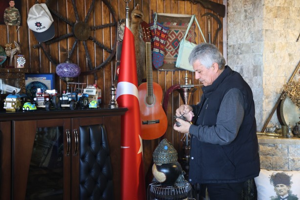 Foto - İş yerini müzeye çevirdi