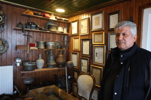 Foto - İş yerini müzeye çevirdi