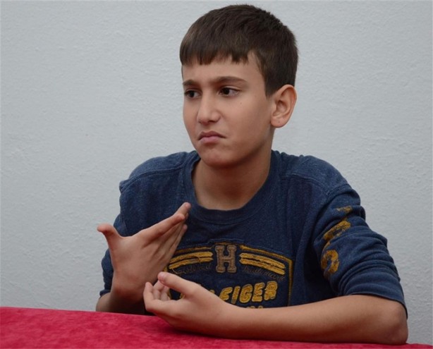Foto - İşaret diliyle dünyaya terör mesajı verdi