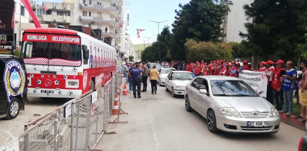 Foto - İşçi düşmanı: CHP! Haklarını arayan emekçileri bakın neyle suçladılar
