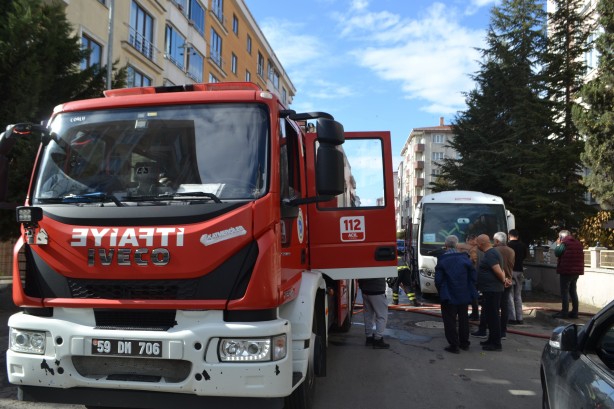 Foto - İşçi servisi alev alev yandı