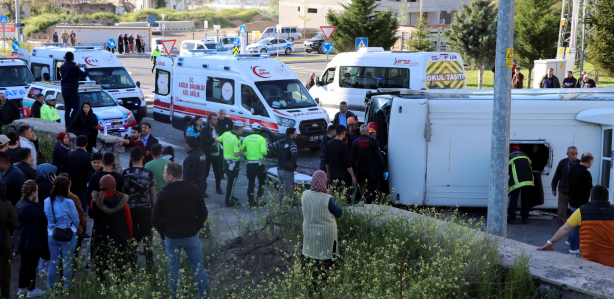 Foto - İşçi servisi ile TIR çarpıştı: 33 yaralı