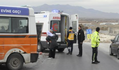 Foto - İşçi servisi ile yolcu minibüsü çarpıştı