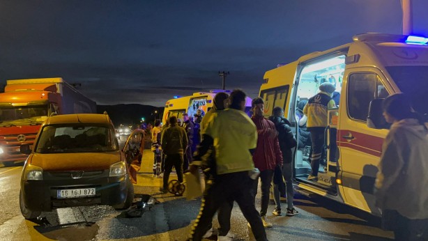 İşçi servisi kaza yaptı: Yaralılar var