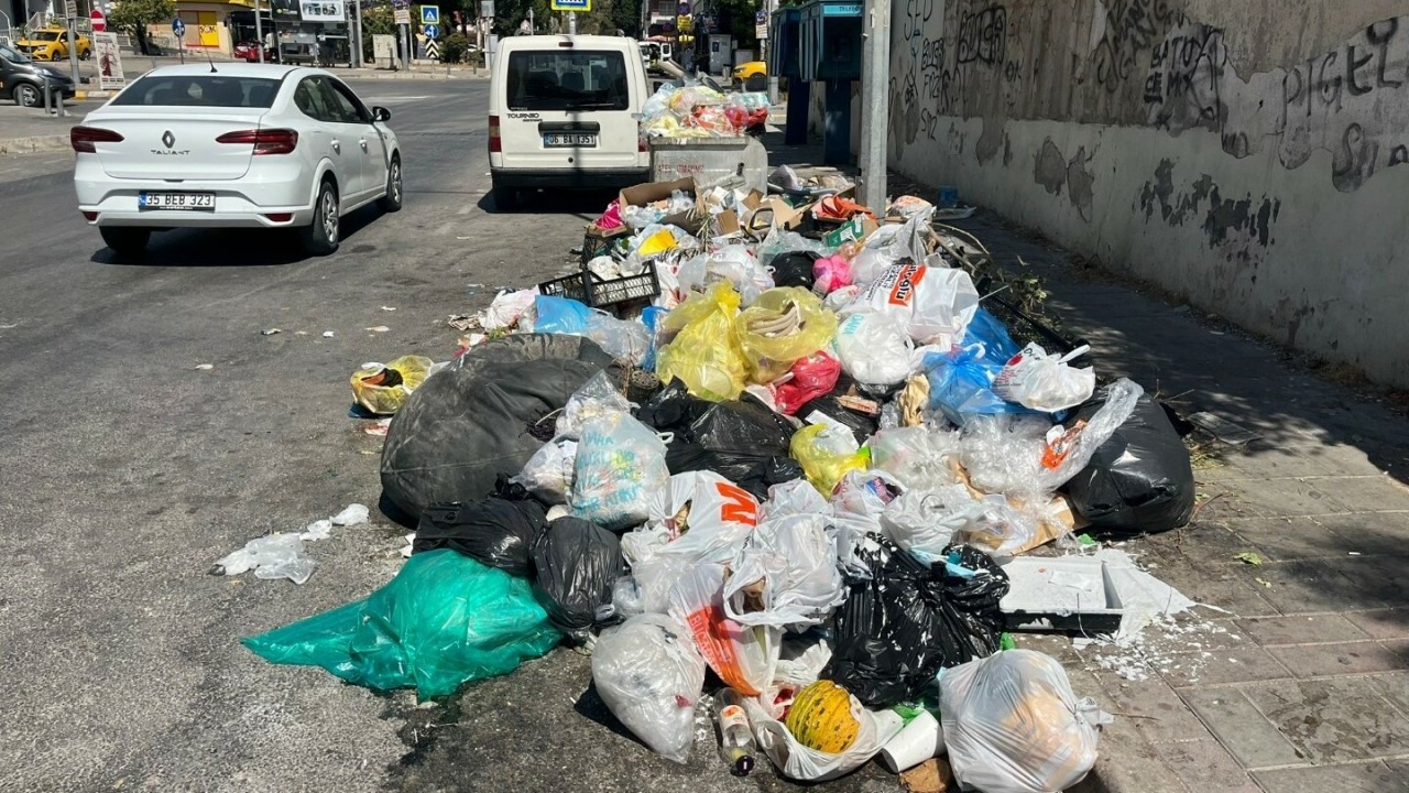 Foto - İşçiler CHP belediyesini bastı! Buca Belediyesi'nde maaş skandalı