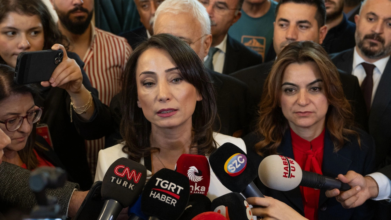 İşçiler dışarı yandaşlar içeri! DEM’deki işçi kıyımı oyunu ifşa oldu!