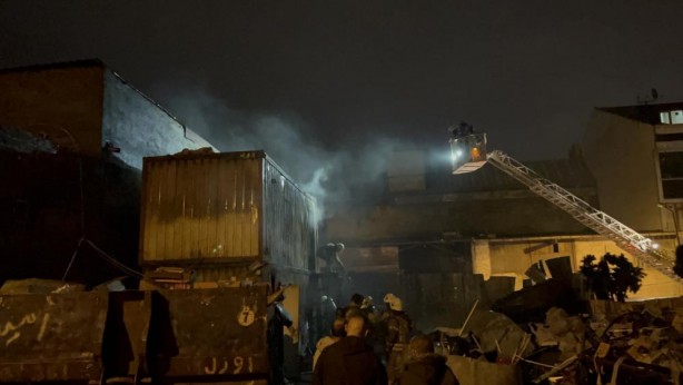 Foto - İşçilerin kaldığı konteyner, alev alev yandı!