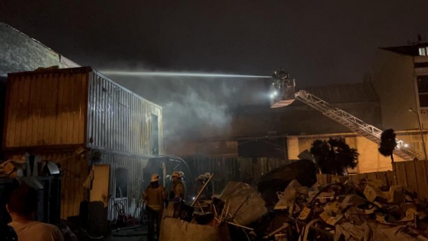 İşçilerin kaldığı konteyner, alev alev yandı!