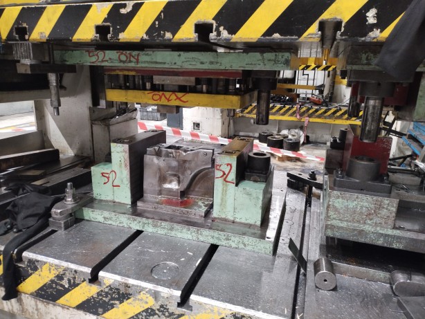 Foto - İşçinin makineye sıkışan eli koptu