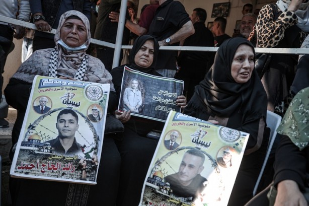 Foto - İşgalci İsrail hapishanelerinde açlık grevi yapan Filistinlilere destek!