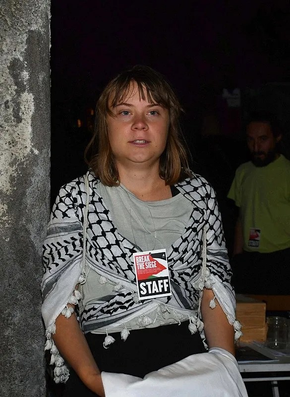 Foto - İşgalci İsrail insani yardım gemisine saldırdı! Greta dahil 12 aktivisti kaçırdılar