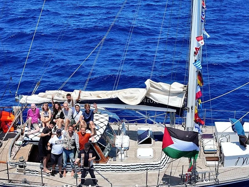 Foto - İşgalci İsrail insani yardım gemisine saldırdı! Greta dahil 12 aktivisti kaçırdılar