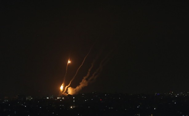 İşgalci İsrail'de sirenler çaldı! Gazze'den roket atıldı