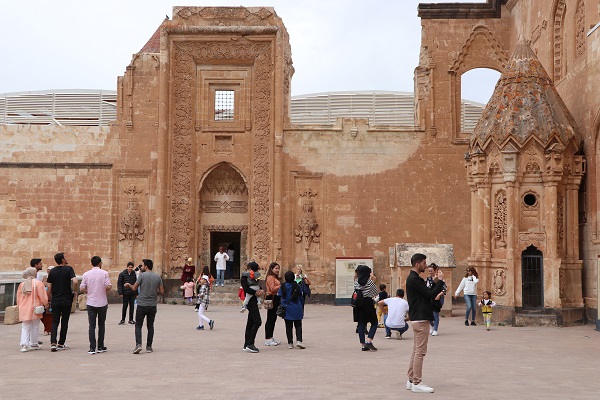 Foto - İshak Paşa Sarayı'nı gezip moral buldular