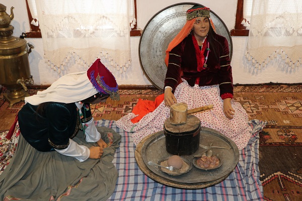Foto - İshak Paşa Sarayı'nı gezip moral buldular