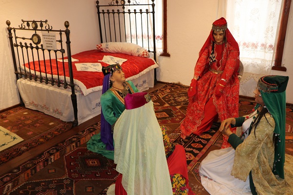 Foto - İshak Paşa Sarayı'nı gezip moral buldular