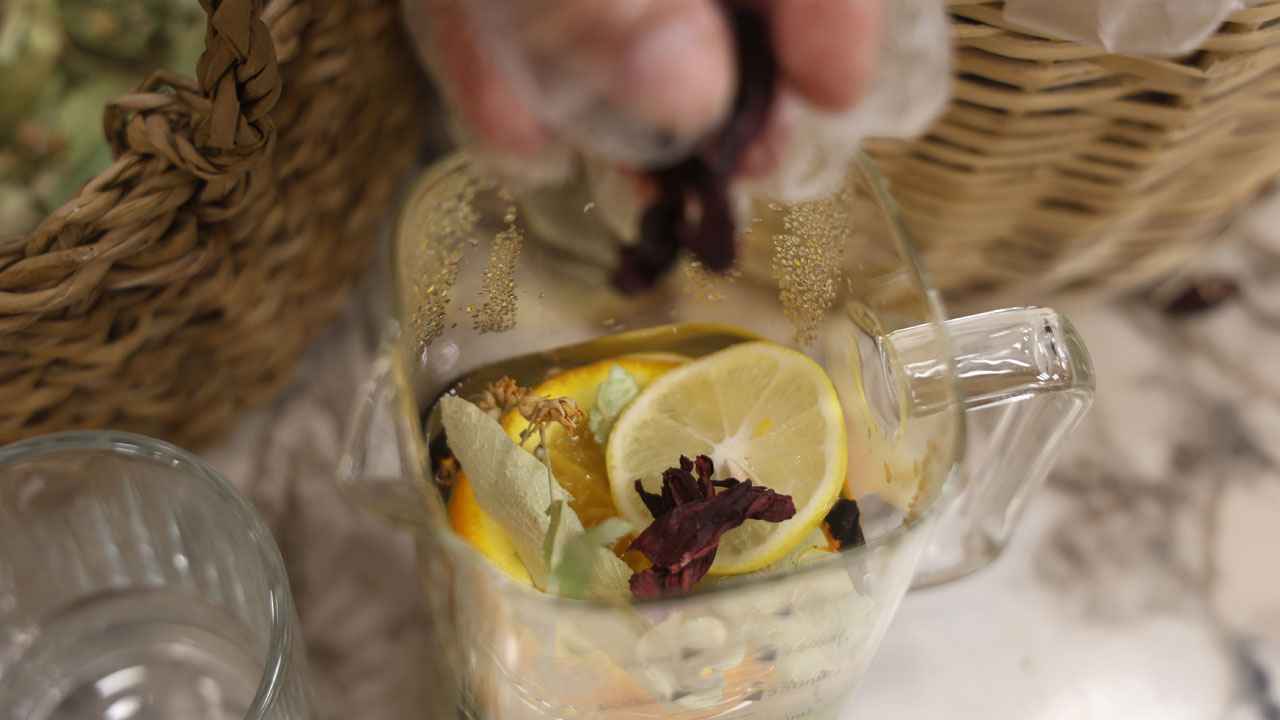 Foto - İşin uzmanından altın tavsiye! Kış boyunca hasta olmamak için bu çayı mutlaka hazırlayın