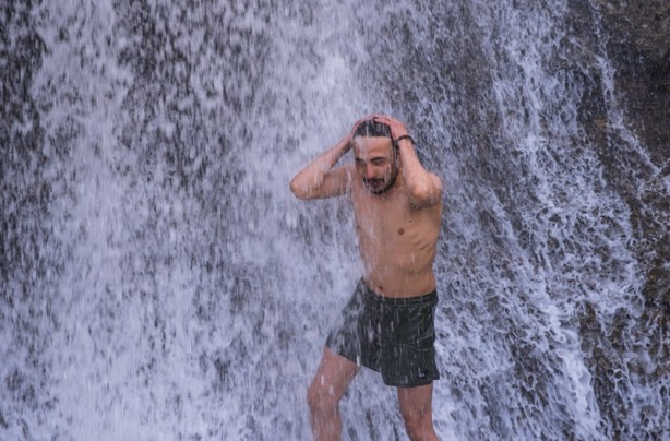 Foto - İskandinav ülkelerinde gördü, buzlu suya girdi
