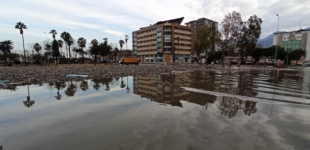 Foto - İskenderun Sahili'nde su çekiliyor