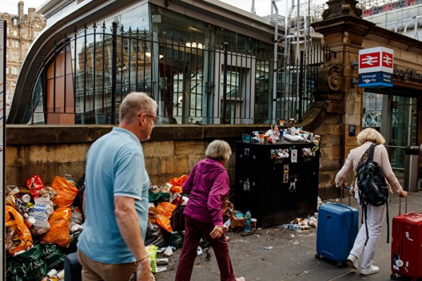 İskoçya'da çöp yığınları! Fare istilası kapıda