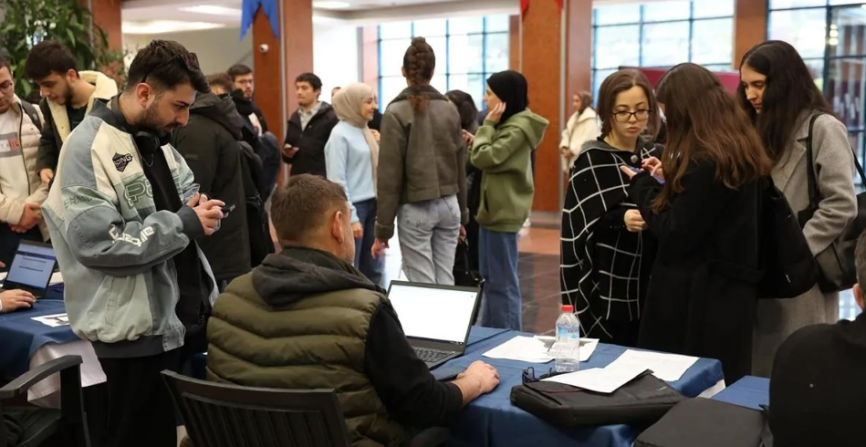 Foto - İŞKUR’dan gençlere hem okuma hem de kazanç sağlama fırsatı! 7 milyar TL'lik ödeme gençlerin cebine girmeye başladı.