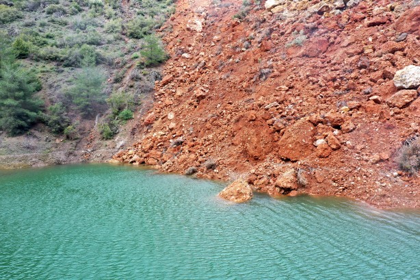 Foto - İslahiye'de depremin ardından meydana gelen heyelan vadide doğal gölet oluşturdu! Bakın ne...