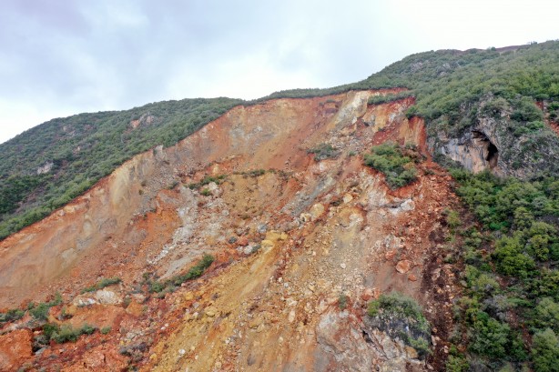 Foto - İslahiye'de depremin ardından meydana gelen heyelan vadide doğal gölet oluşturdu! Bakın ne...