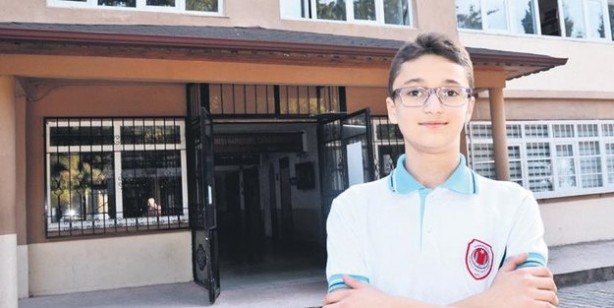 İslam dinini seçti: İslam'ı ve Türkiye'yi çok seviyorum diyerek açıkladı! Makedonyalı genç Müslüman oldu