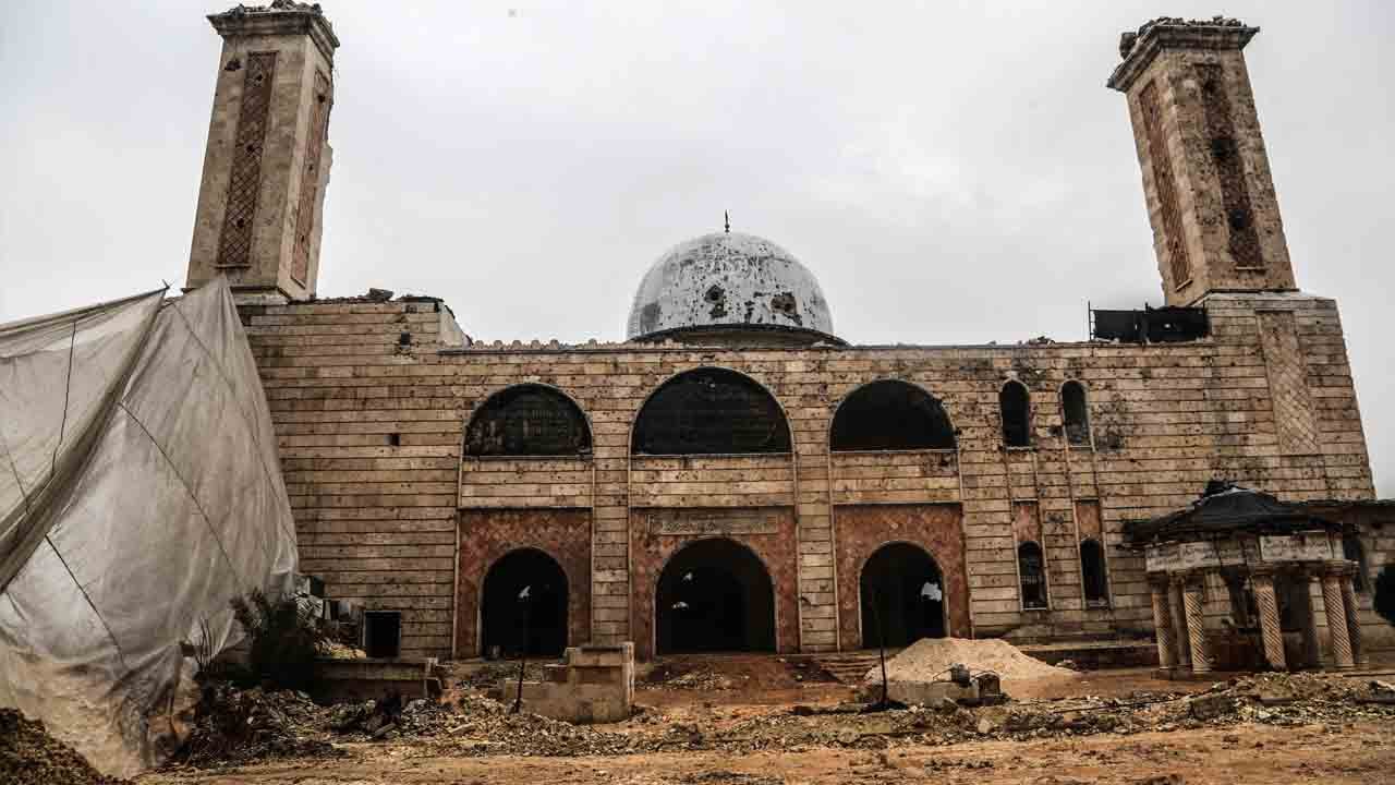 İslam düşmanı örgütün alçaklığı görüntülere yansıdı: PKK’nın karargah yaptığı camide yeniden ezan 