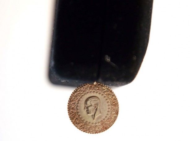 Foto - İslam Memiş 'kendinize şunu sorun' diyerek uyardı! Gram altın alacaklar dikkat