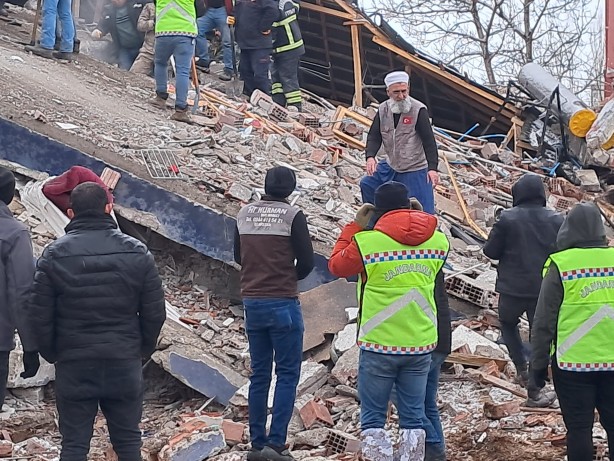 Foto - İslami cemaatler deprem bölgesinde!