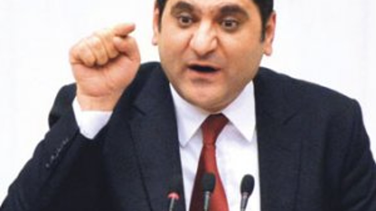 İslami değerlerle dalga geçen CHP’li Erdoğdu’ya efsane kapak! Sana helal olsun Oktay Bey