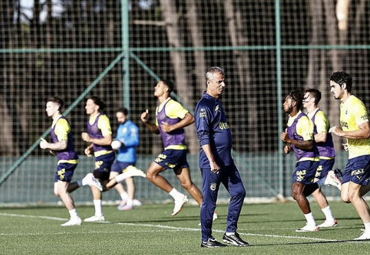 İsmail Kartal onay verdi! Fenerbahçe'ye yıldız orta saha geliyor