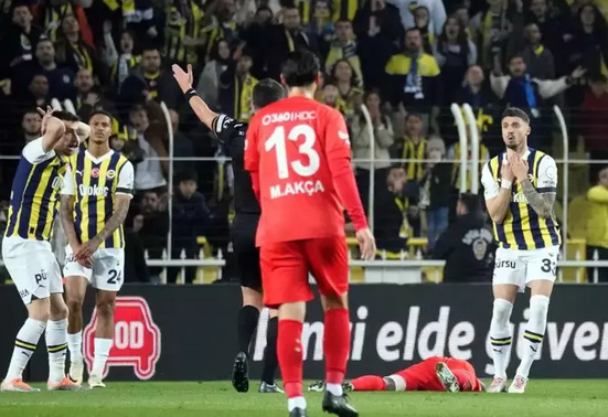 Foto - İsmail Kartal şaşırtmaya devam ediyor! Mert Hakan işleri karıştırdı! O mevkinin yeni sahipleri artık…