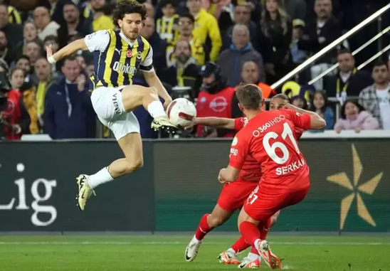 Foto - İsmail Kartal şaşırtmaya devam ediyor! Mert Hakan işleri karıştırdı! O mevkinin yeni sahipleri artık…